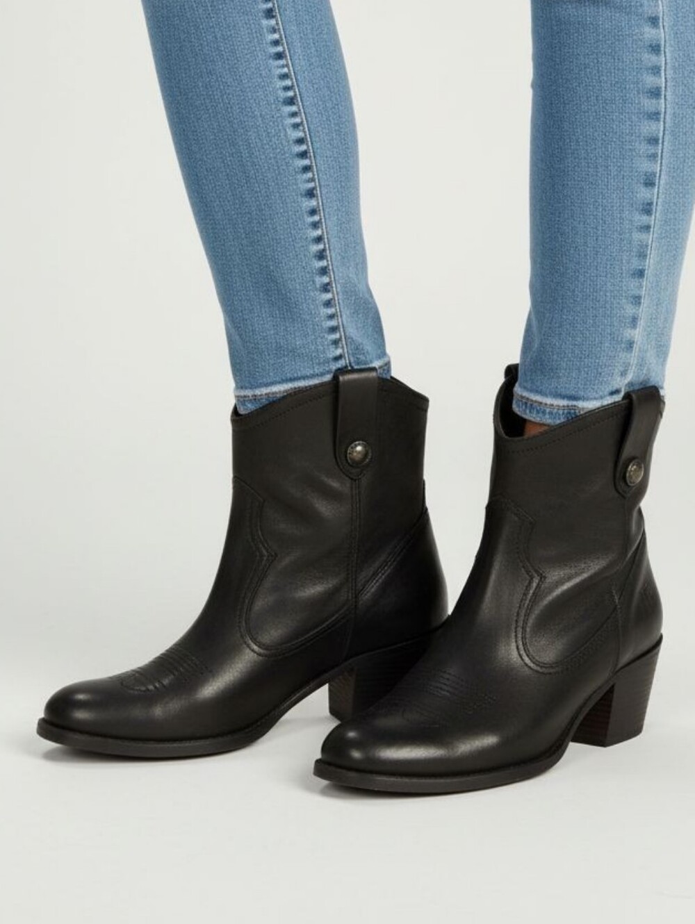 Frye Jackie Button Short Boot